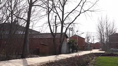 4K农村村落农村旧房子家乡红砖瓦房乡下视频的预览图